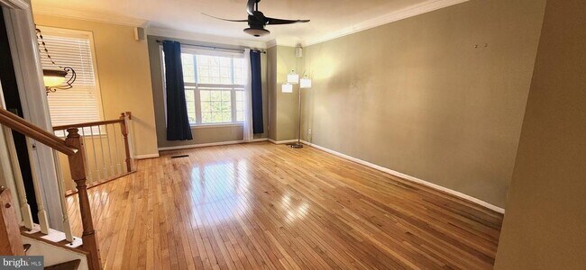 Photo - 223 Wintergull Ln