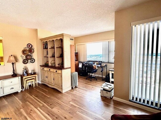 Photo - 3101 Boardwalk Unit 1705-1