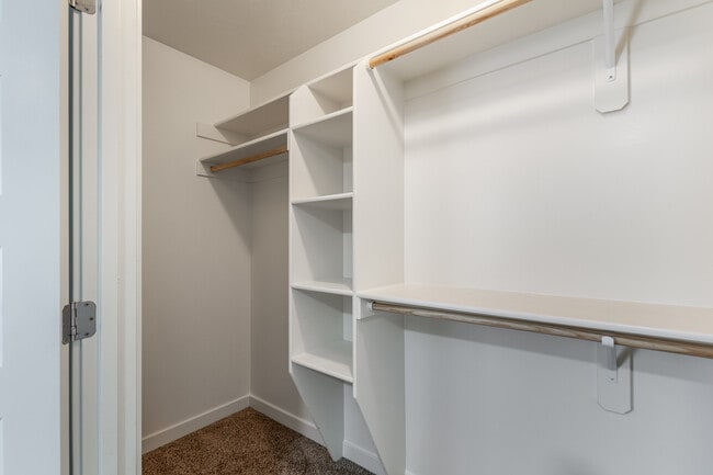 Meadowcreek Townhomes