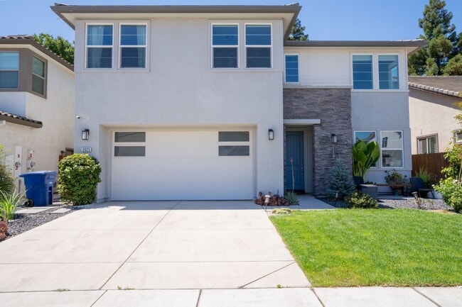 Building Photo - 3625 Blue Bird Dr Rental