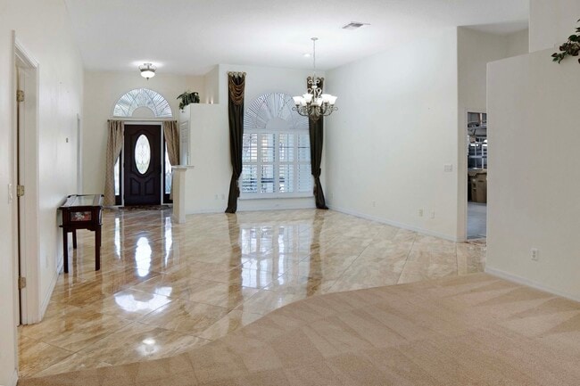 Photo - 215 Strathmore Cir