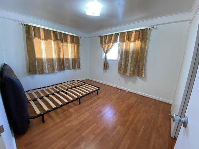 Photo - 1737 Fern St