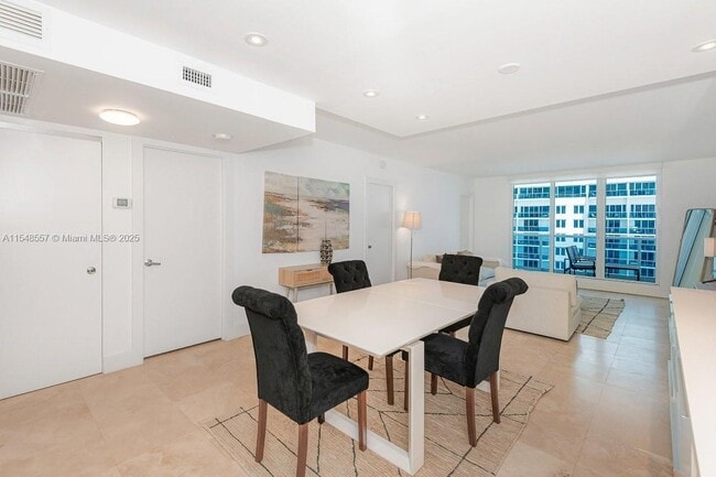 Photo - 2301 Collins Ave Unidad 1515