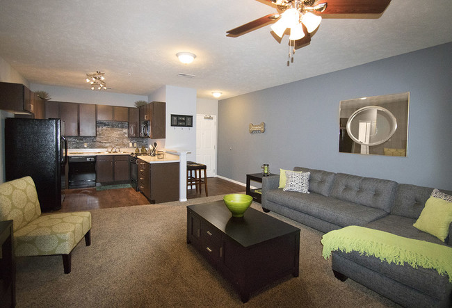 Living & Kitchen - The Oaks at Lakeview Apartments