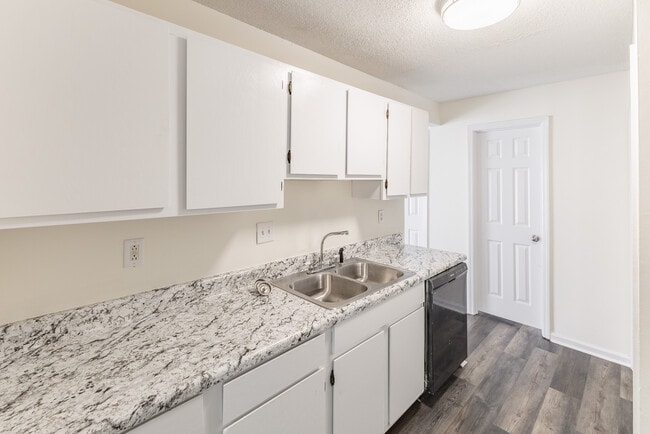 Building Photo - 1601 Sparkman Dr NW Rental