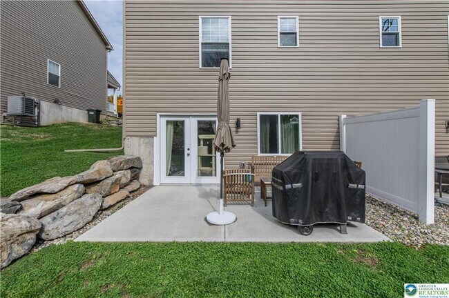 Photo - 221 Craig Ave