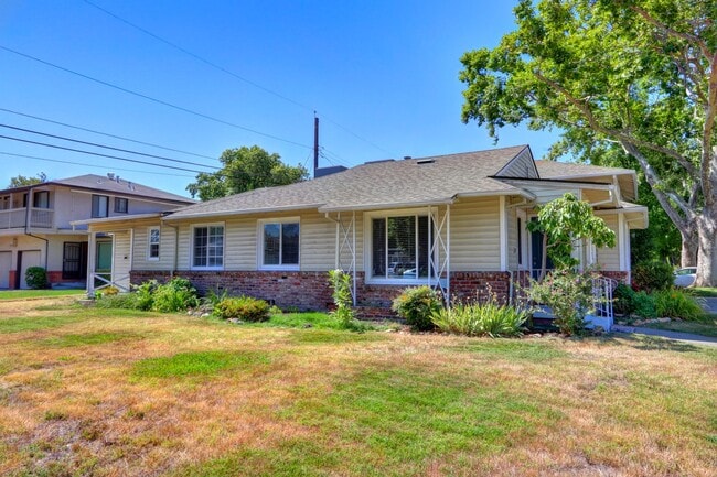 Photo - 5400-5402 Folsom Blvd Unit 5400 Folsom Blvd