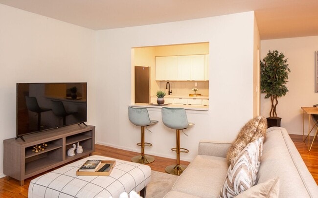 Photo - Hampton Gardens