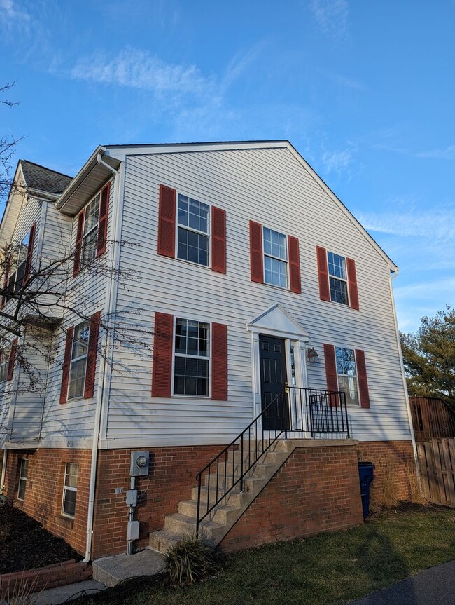 Photo - Beautifully maintained END UNIT townhouse in Robin meadows ready for your family to call home by ...