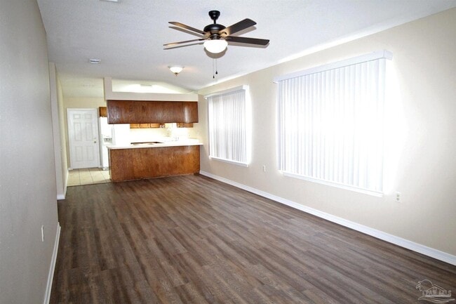 Photo - 130 Wildflower Ln