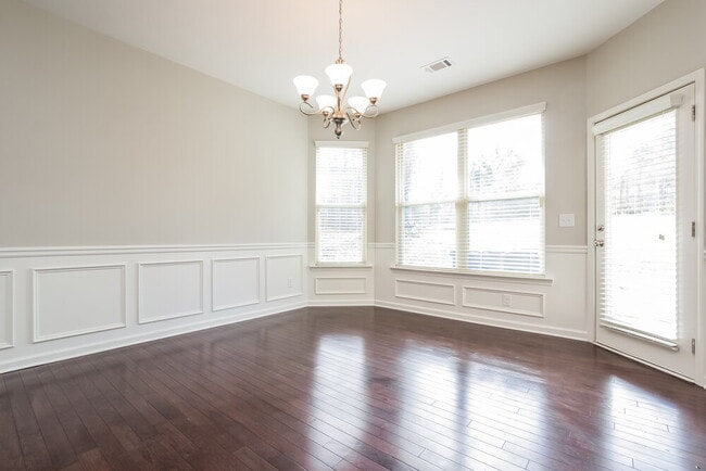 Photo - 5051 Saphire Ct