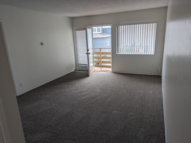 Living Room - 220 Melrose Dr Unit 220