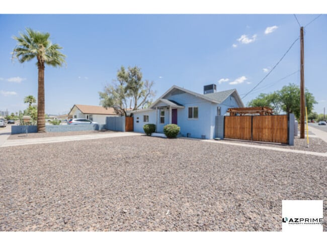 Photo - Charming Phoenix 2/1 House in the Renowned Coronado Historic District!