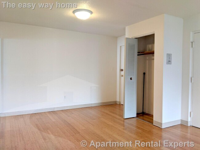 Photo - 12 Cameron Ave Unidad #10