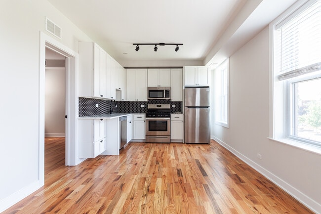Photo - 645 W Wrightwood Ave Unit 3