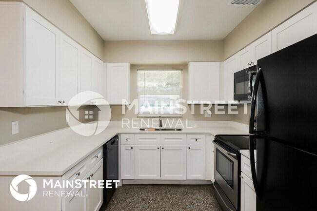 Photo - 121 Emily Ln