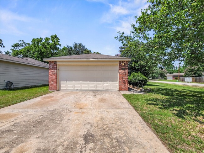 Building Photo - 16393 Many Trees Ln