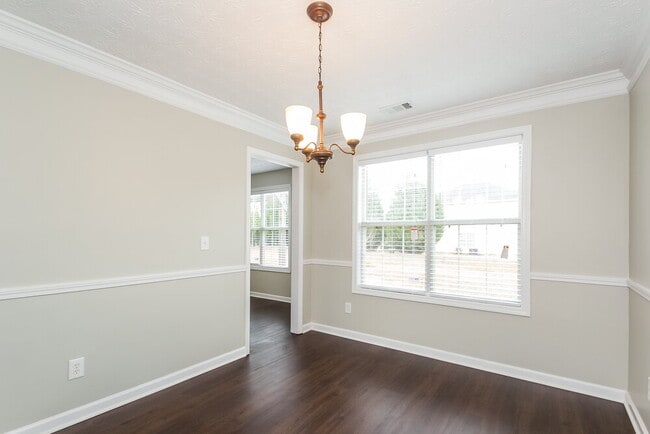 Photo - 1122 Cameron Rd