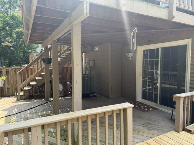 Building Photo - 15255 Streamside Ct