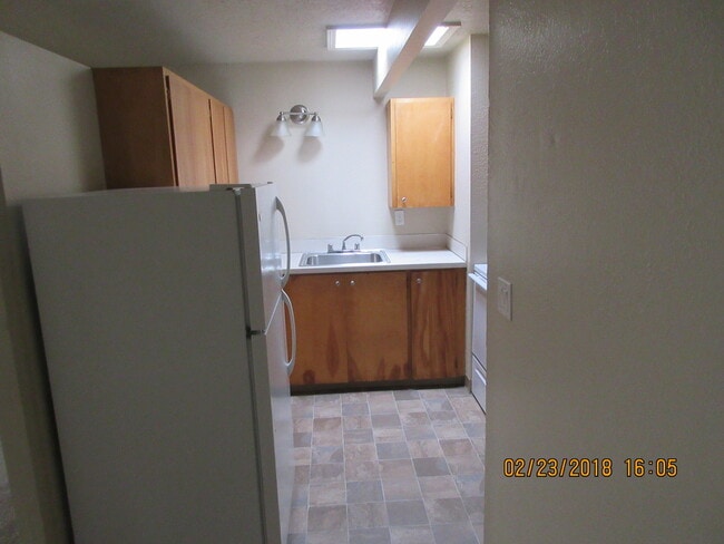 Photo - (690) Circle Court - 1 Bedroom / 1 Bathroom Unit J03