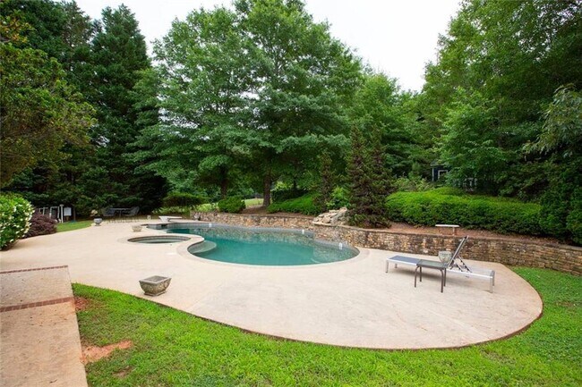 Photo - 2531 Old Salem Cir SE