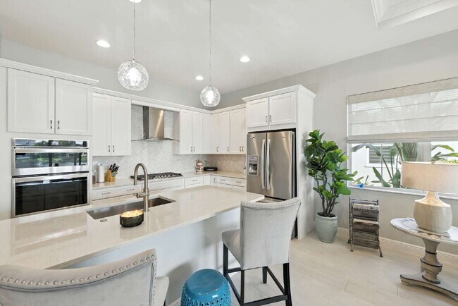 Photo - AZURE AT HACIENDA LAKES - 2 bedroom spacio...