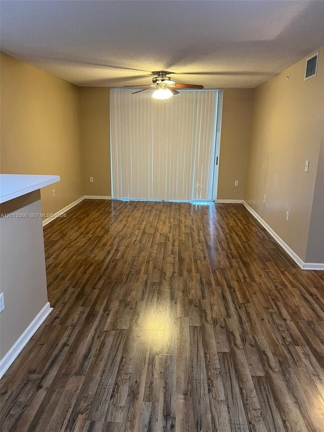 Building Photo - 4828 N State Rd 7 Unit 8205