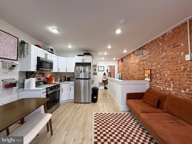 Photo - 6136 Chancellor St