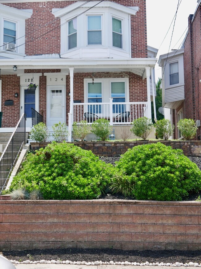 Photo - 124 7th St