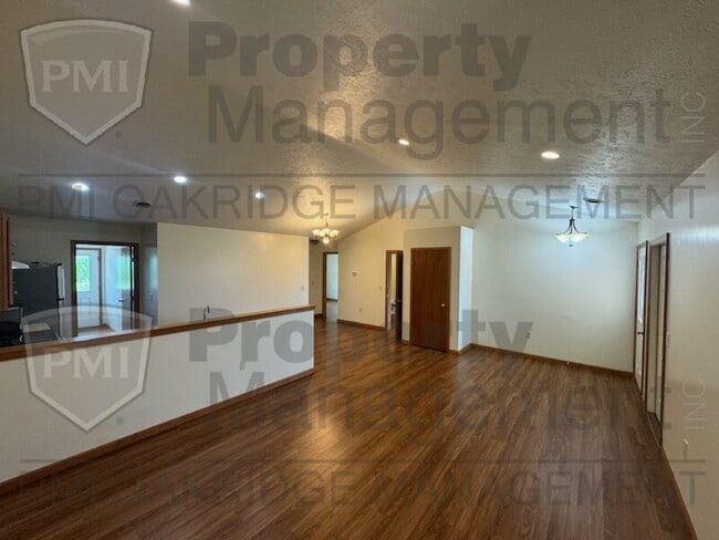 Photo - Country 3 Bedroom Apartment with 2 Car Garage Unit 1
