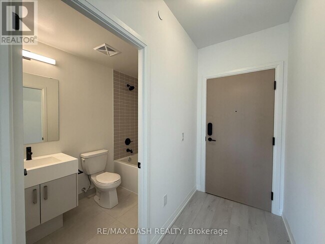 Photo - 280 Dundas St W Unit 609