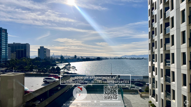 Building Photo - Stunning bay views in this light filled 1-... Unit 624 Rental