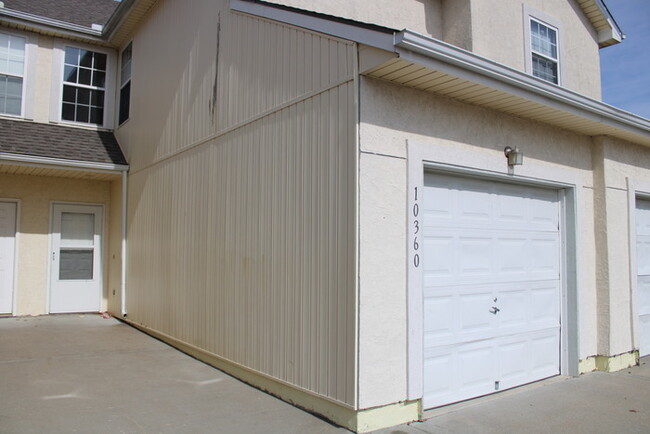 Building Photo - Townhome in Crystal Ridge