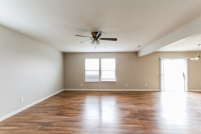 Photo - 346 Constance St