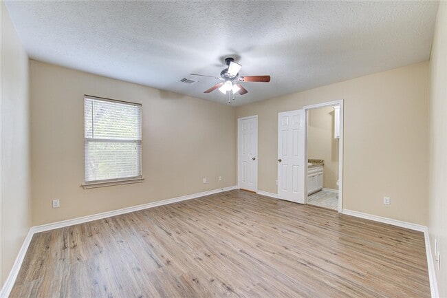 Photo - 605 Center St