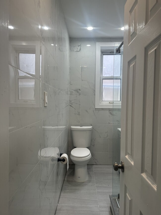 Photo - 154 Radford St