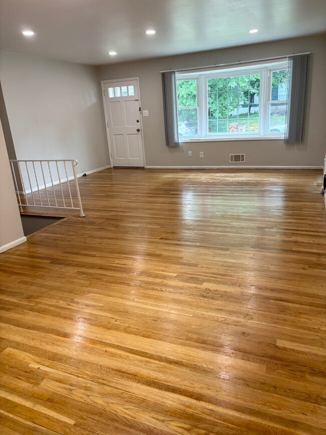 Photo - 218 Upton St
