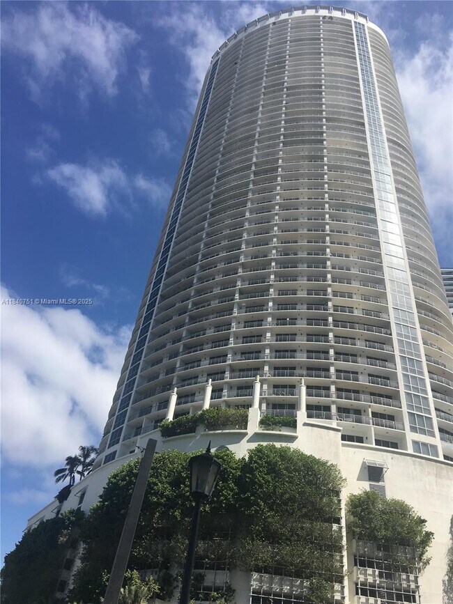 Photo - 1750 N Bayshore Dr Unidad 2408 Rental