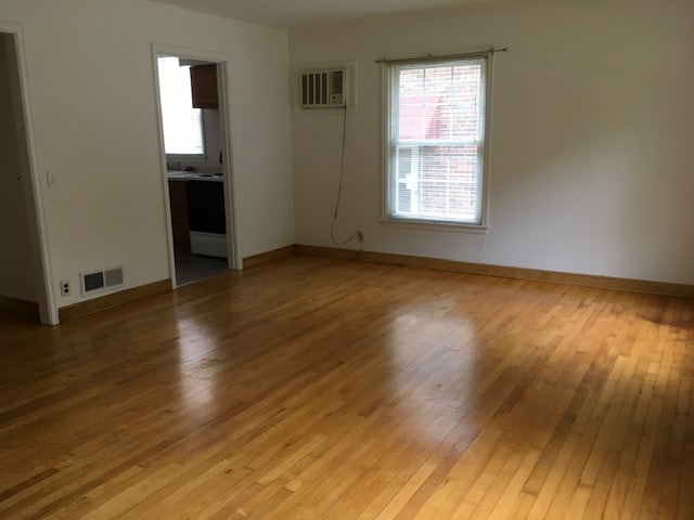 Building Photo - 2917 Monroe St Unit #1