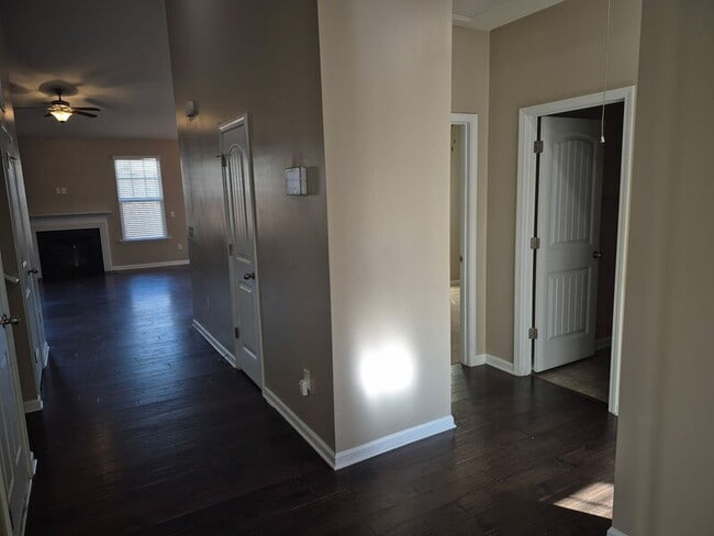 Photo - 284 River Oak St