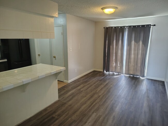 Photo - Spacious 3 bedroom 2 bathroom townhouse in Central Bakersfield!