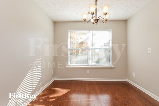 Photo - 1623 Sprucedale Dr