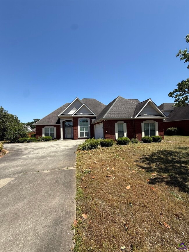 Building Photo - 136 Roseine Dr