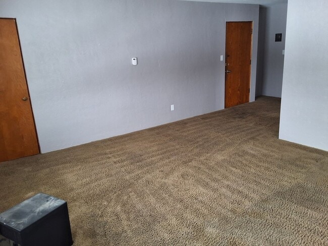 Photo - 143 W Locust St Unidad 6