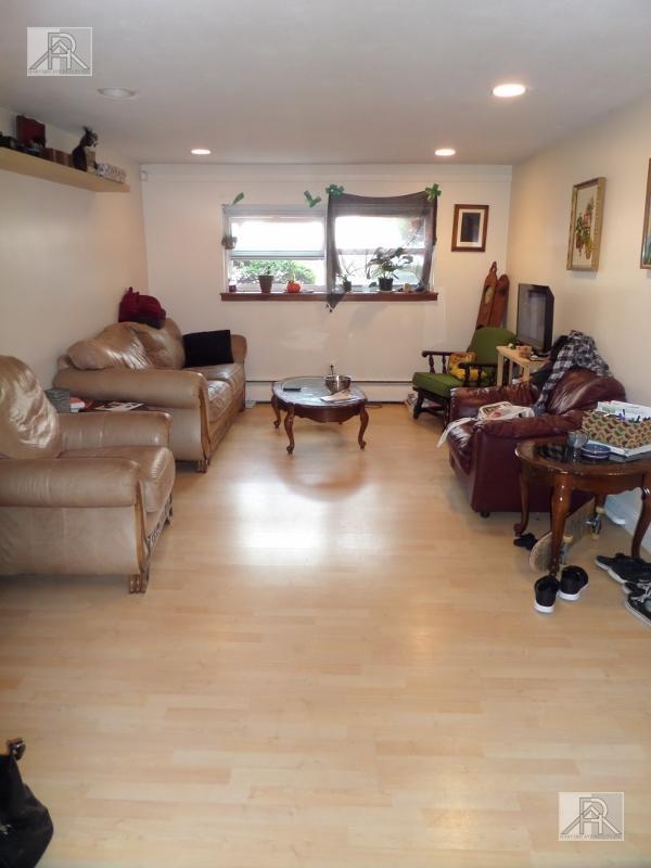 Building Photo - 15 Commonwealth Ct