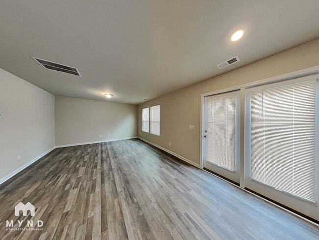 Photo - 352 Indian Lake Trail