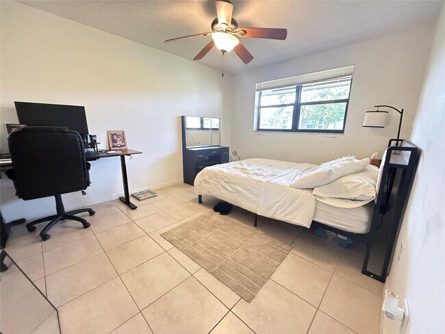 Photo - 9919 Nob Hill Ct Unidad 9919