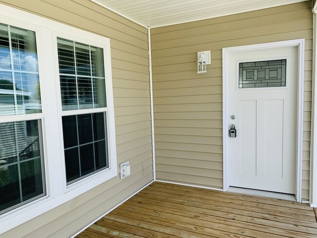 Photo - 141 Millwood Rd