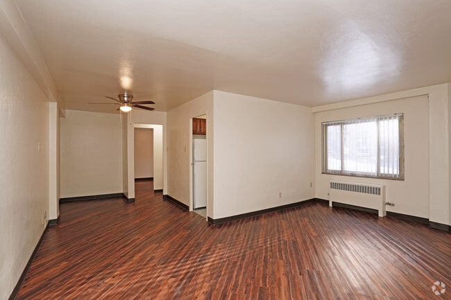 1BR - Living Room - Amberson Gardens