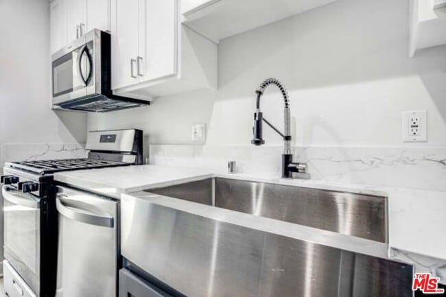 Photo - 624 W 83rd St Unit 626 1/4